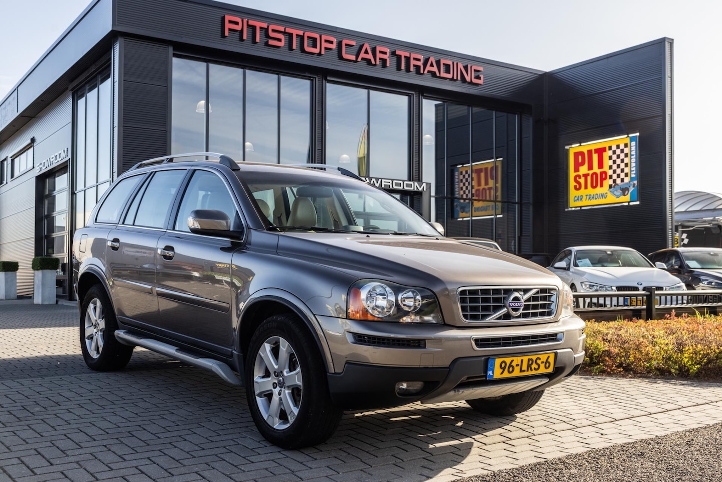 Volvo XC90 - 2.5 T5, 210pk, NL Auto, 7-Persoons, Youngtimer, Lederen bekleding! - AutoWereld.nl