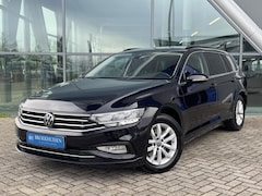 Volkswagen Passat Variant - 1.5 TSI Business 150pk Navigatie / Stoelverwarming / Elekt. Trekhaak