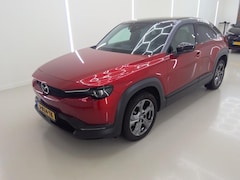 Mazda MX-30 - E-SKYACTIV 145 FIRST EDITION 36 KWH I UNIEKE KM-STAND I APPLE CARPLAY I ACHTERUITRIJCAMERA