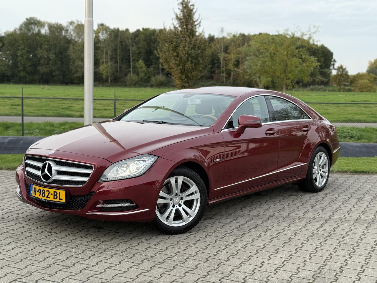 Mercedes-Benz CLS-klasse - 350 nette staat, volledige documentatie, 1e eigenaar, unieke kleur, carplay ! - AutoWereld.nl