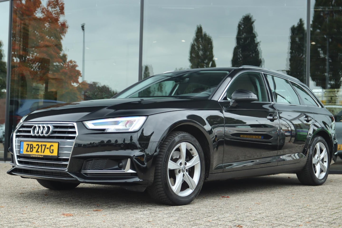 Audi A4 Avant - 35 TFSI AUT. SPORT LEASE ED. | LEDER | ADAPTIVE CRUISE | LED | NAVI | CLIMATE | - AutoWereld.nl