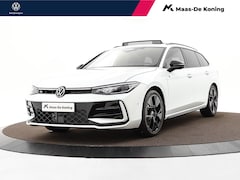 Volkswagen Passat Variant - R-Line-Edition (9) 1.5 eTSI 150 pk 7 versn. DSG · Assistance pakket · Black style pakket ·