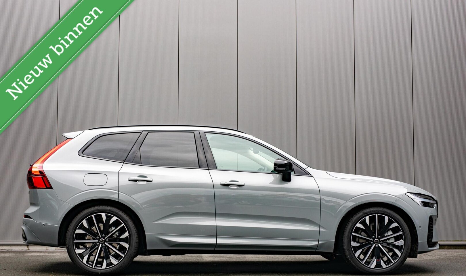 Volvo XC60 - Recharge T8 AWD Ultra Dark Full Option Facelift Model 2026 - AutoWereld.nl
