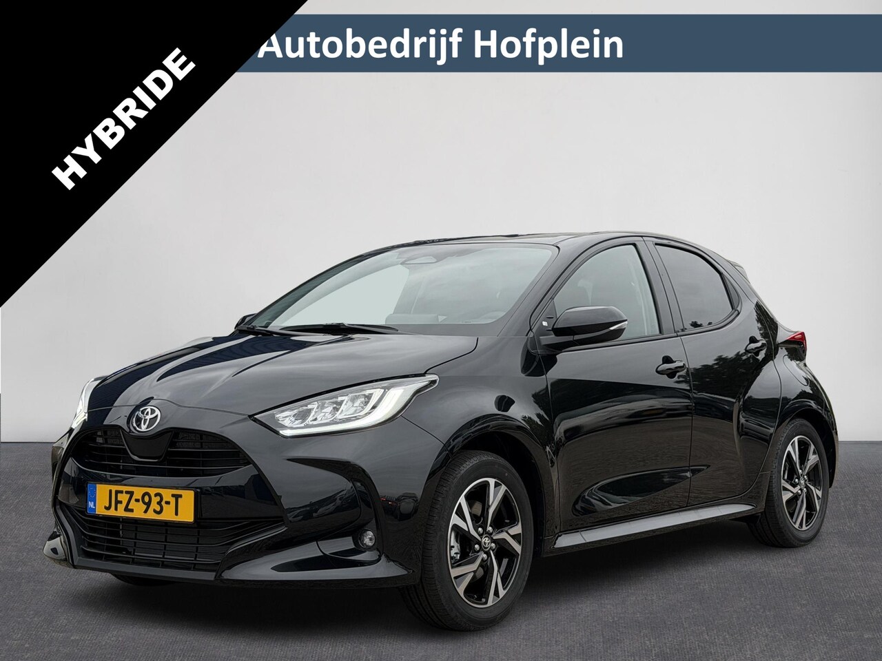 Toyota Yaris - 1.5 Hybrid 115pk Automaat Dynamic | NIEUW ! | LED Verlichting | Apple Carplay/Android Auto - AutoWereld.nl
