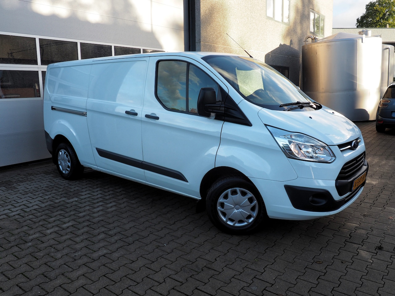 Ford Transit Custom - L2H1 2.0 TDCi Trend 3 ZITS AIRCO CRUISE TREKH. - AutoWereld.nl