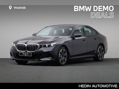 BMW 5-serie - 530e | M-Sportpakket | 19'' M-Lichtmetaalvelgen Dubbelspaak | Adaptieve LED Koplampen | Co