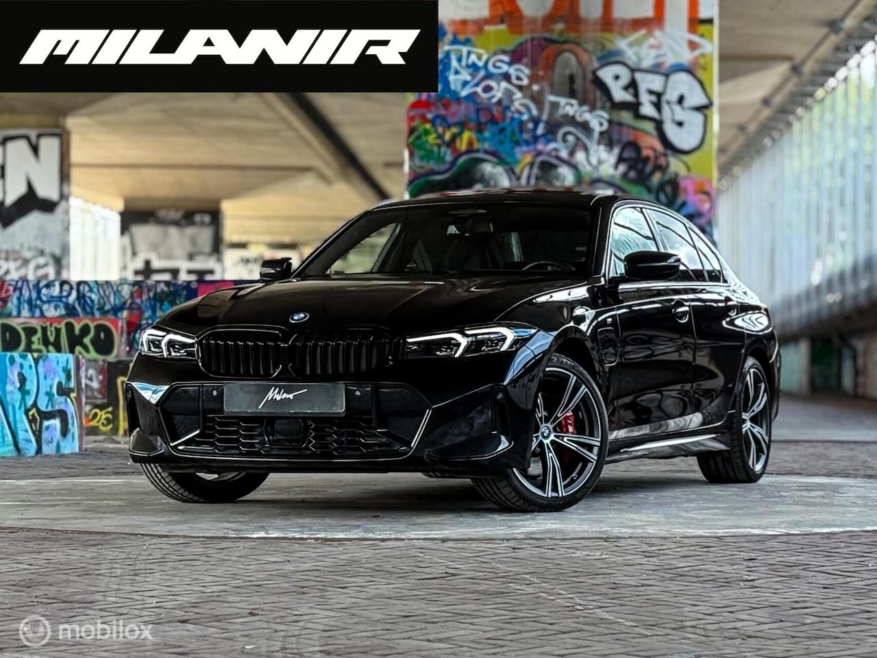 BMW 3-serie - 330e M-Sport Pro |Pano |Carbon |HUD |Trekhaak - AutoWereld.nl