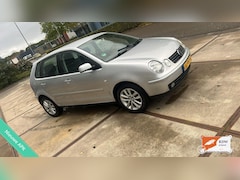 Volkswagen Polo - 1.4-16V Cross