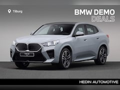 BMW iX2 - eDrive20 67 kWh | Achteruitrijcamera | Comfort Access | Glazen Panoramdak | Harman-Kardon