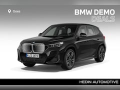 BMW iX1 - eDrive20 67 kWh | Comfort Access | Achteruitrijcamera | Glazen panoramadak | Elektrisch ve