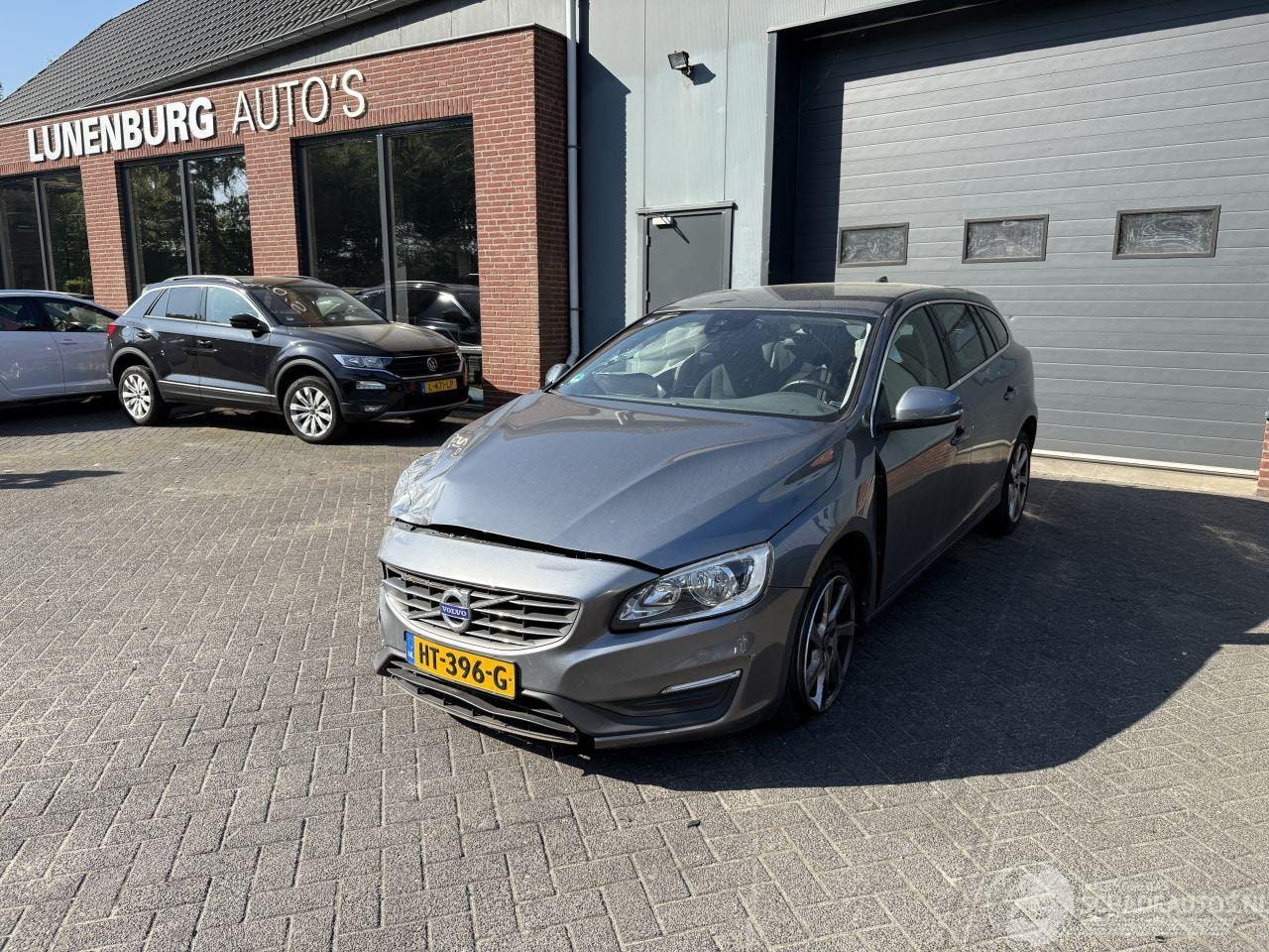Volvo V60 - V-60 1.5 T3 Momentum AUTOMAAT Stationwagen 5-dr. - AutoWereld.nl