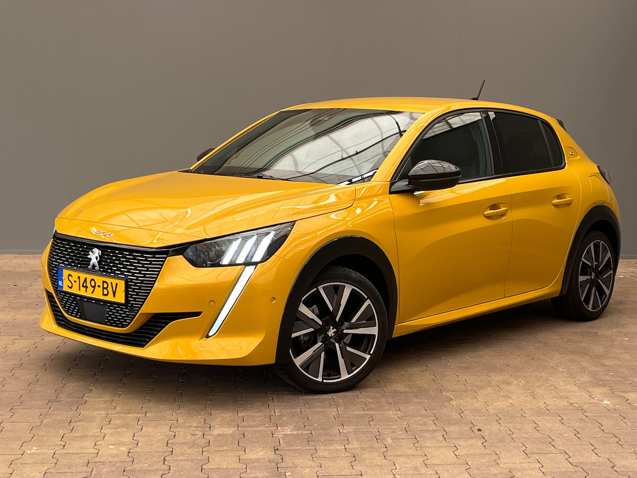 Peugeot 208 - 1.2 PureTech GT | Apple Carplay/Android Auto|telefoonintegratie premium | Cruise control | - AutoWereld.nl