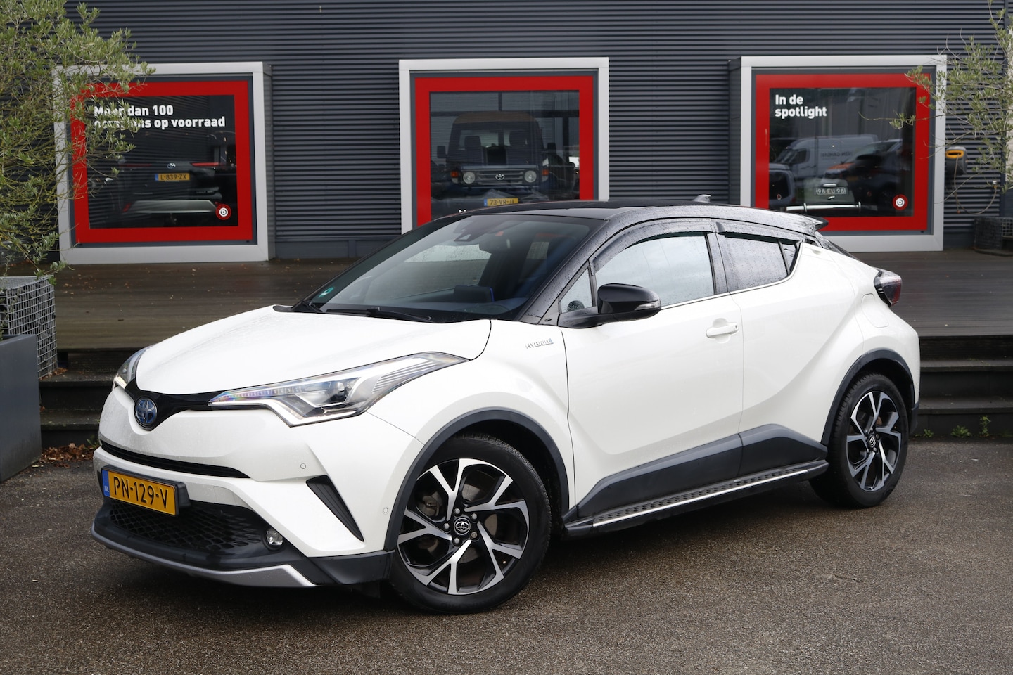 Toyota C-HR - 1.8 Hybrid Bi-Tone Plus 1.8 Hybrid Bi-Tone Plus - AutoWereld.nl