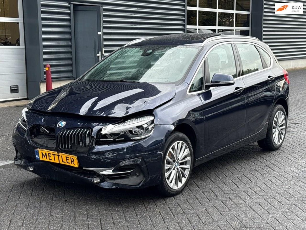 BMW 2-serie Active Tourer - 218i High Executive 218i High Executive, navigatie, camera, PDC - AutoWereld.nl