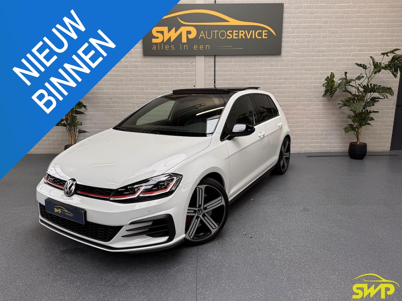 Volkswagen Golf - 2.0 TSI GTI Performance | Pano | Leer | R-velgen | ACC | Camera | Navi - AutoWereld.nl