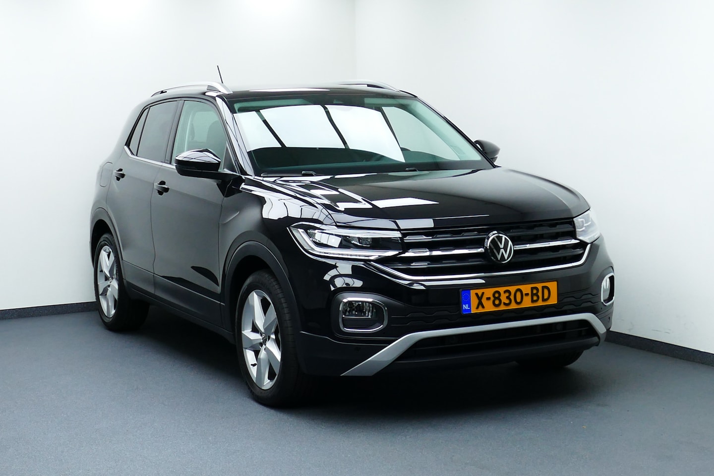 Volkswagen T-Cross - 1.0 110pk TSI Style. Virt Cockpit, Camera, Adaptief Cruise, StoelVerw, 17"LMV - AutoWereld.nl