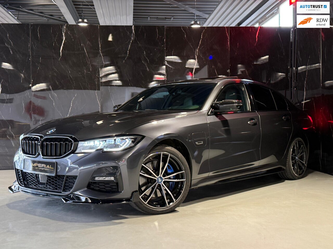BMW 3-serie - 330e xDrive High Executive M-Package |HUD|Carbon|Pano - AutoWereld.nl
