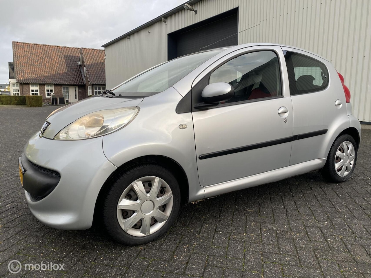 Peugeot 107 - 1.0-12V XR 1.0-12V XR - AutoWereld.nl
