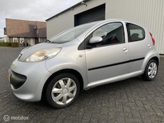 Peugeot 107 - 1.0-12V XR