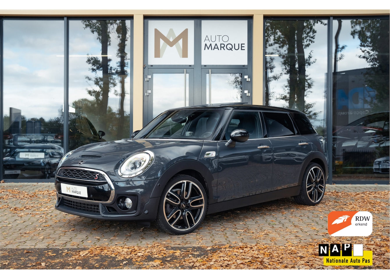 MINI Clubman - Cooper S Aut. 192PK | JCW Pack | NEXT GARANTIE TOT 04-2027 | Panoramadak | Harman Kardon | - AutoWereld.nl