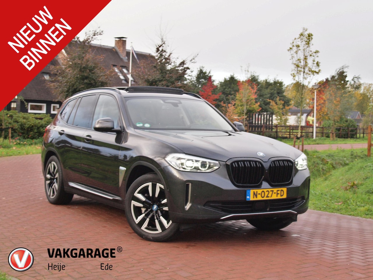 BMW iX3 - Executive 80 kWh | Panoramadak | Camera | Trekhaak | Sfeerverlichting | Apple Carplay | - AutoWereld.nl