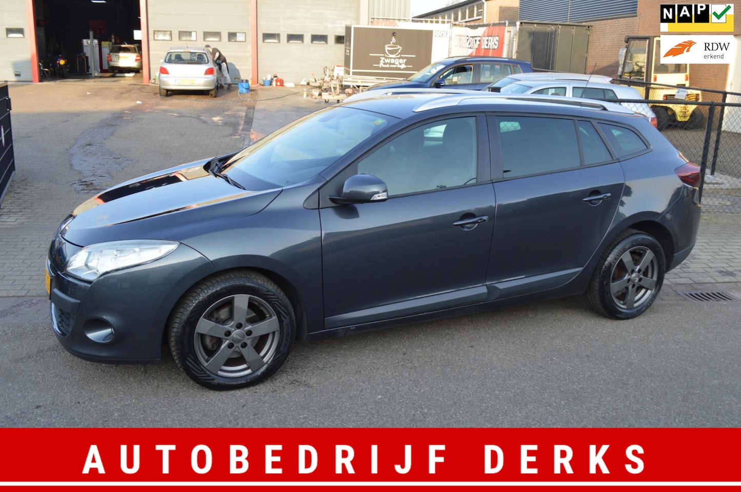 Renault Mégane Estate - 1.5 dCi Expression Airco Navi 5Drs Trekhaak - AutoWereld.nl