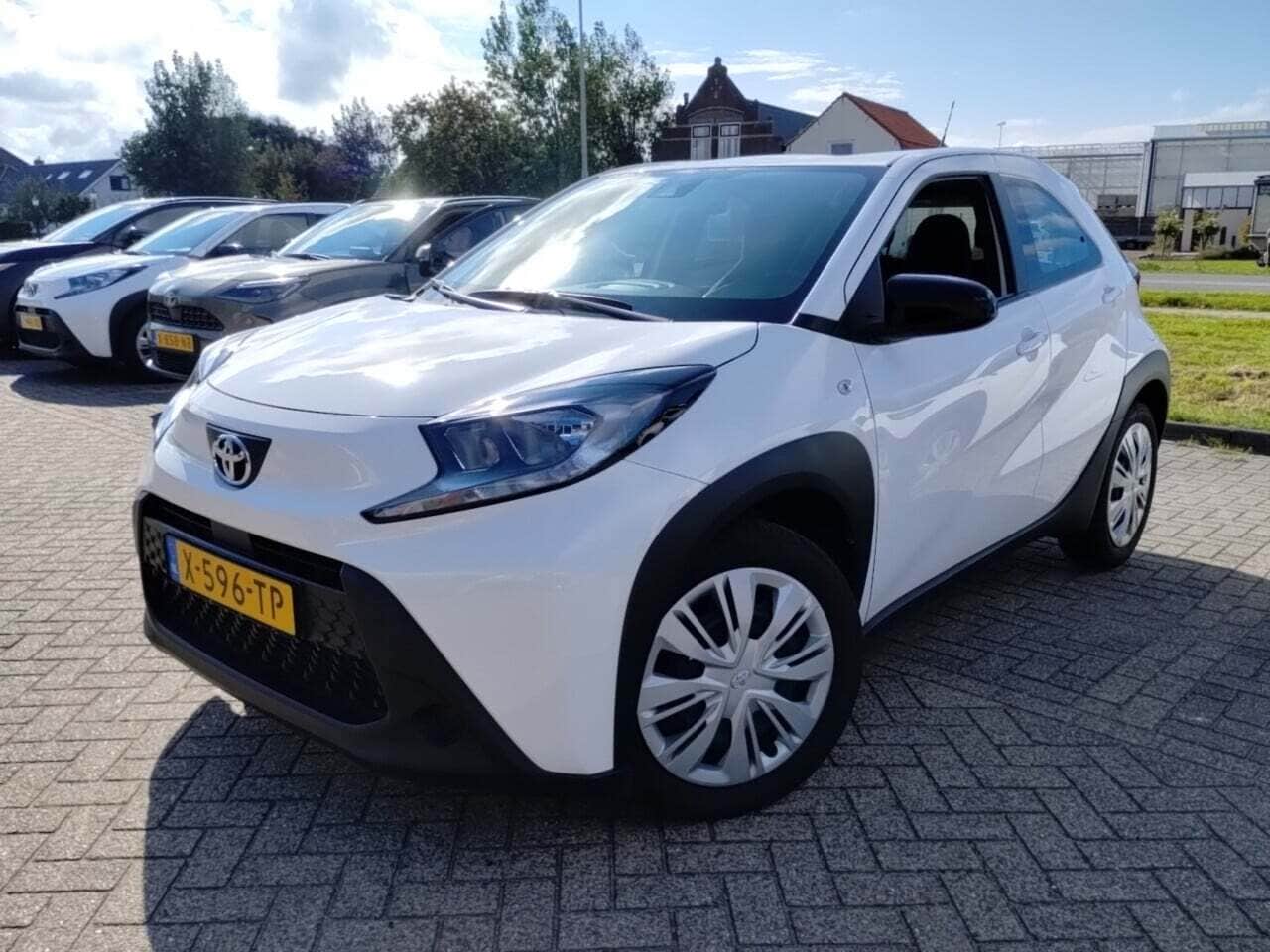 Toyota Aygo X - 1.0 VVT-i MT Play | Airco | Camera | Carplay | NL-auto - AutoWereld.nl
