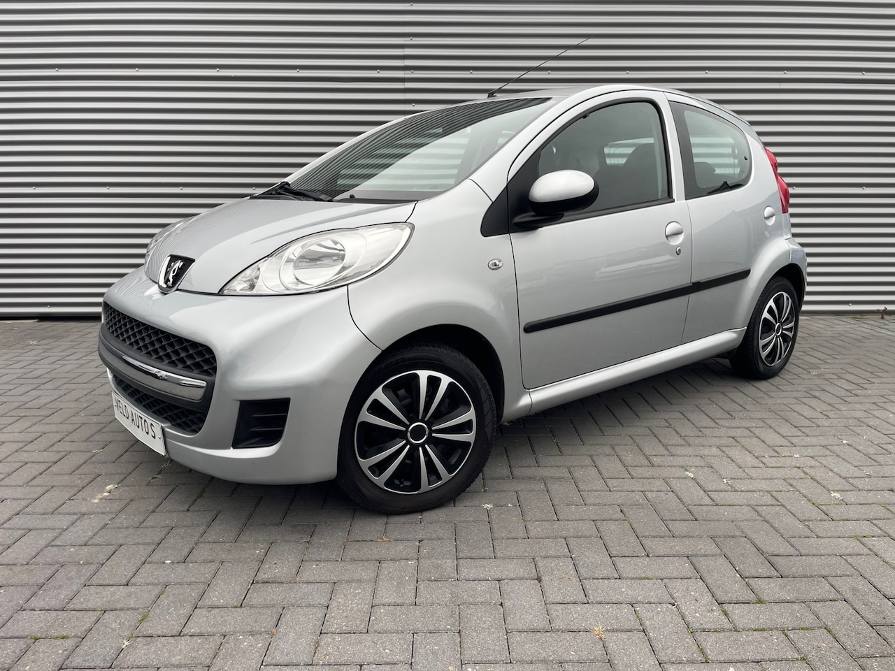 Peugeot 107 - 1.0-12V XS bouwjaar 2012 met airco / toerenteller - AutoWereld.nl