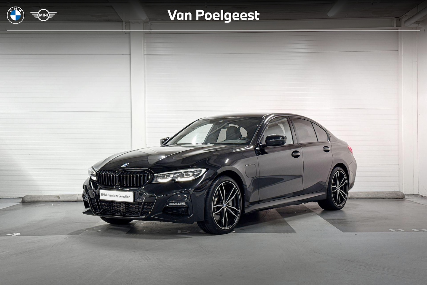 BMW 3-serie - Sedan 330e Business Edition Plus l M-Sport l Trekhaak - AutoWereld.nl