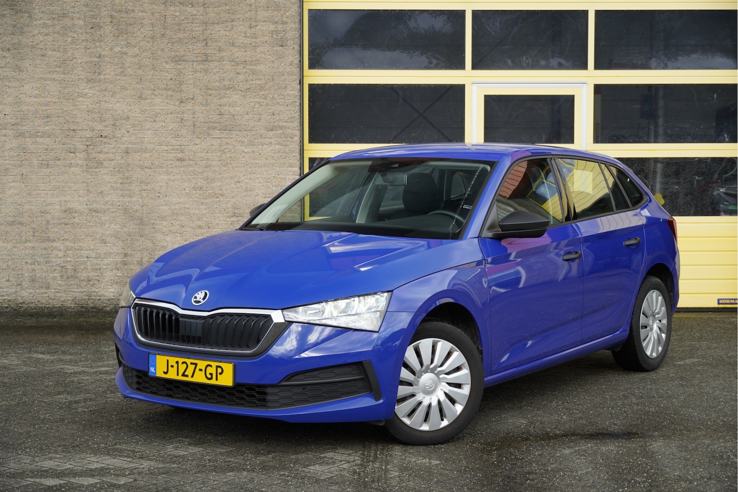 Skoda Scala - 1.0 TSI 5drs Active BJ2020 Led | App-Connect ( Niet vrijgeschakeld ) | Airco | Getint glas - AutoWereld.nl