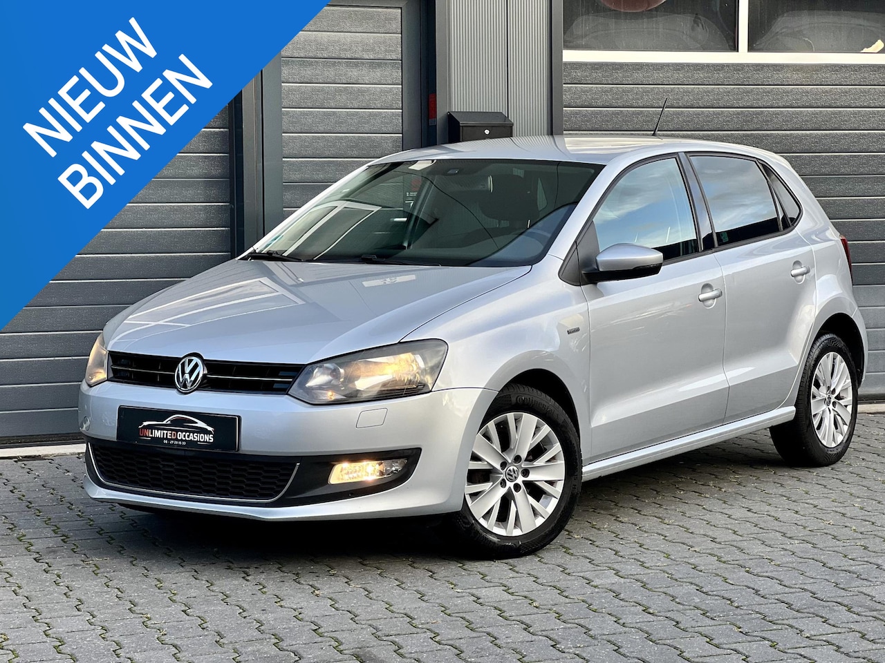Volkswagen Polo - 1.2-12V LIFE *CRUISE*ECC*PDC*STOELVERW* - AutoWereld.nl