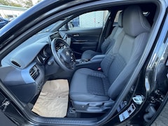 Toyota C-HR - 1.8 HYBRID DYNAMIC STOEL/STUURVERW LED KEYLESS 18'' LM VELGEN APPLE/ANDROID AD-CRUISE
