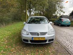 Volkswagen Golf - 1.6 FSI Optive 3