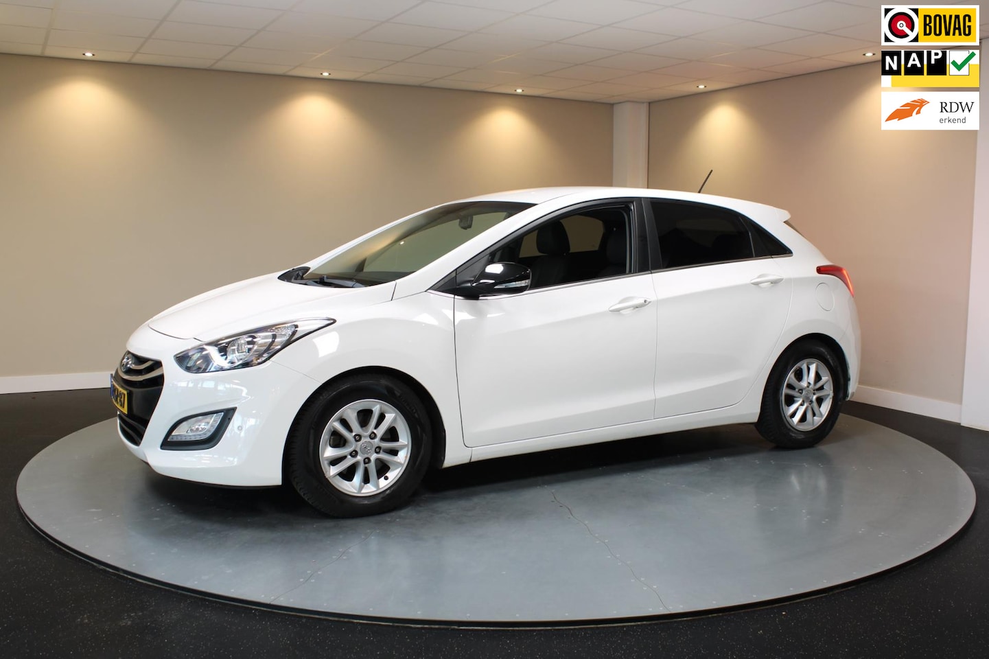 Hyundai i30 - 1.6 GDI Go! Plus *Stoelverw.* Leer|Camera|Navi|Cruise - AutoWereld.nl