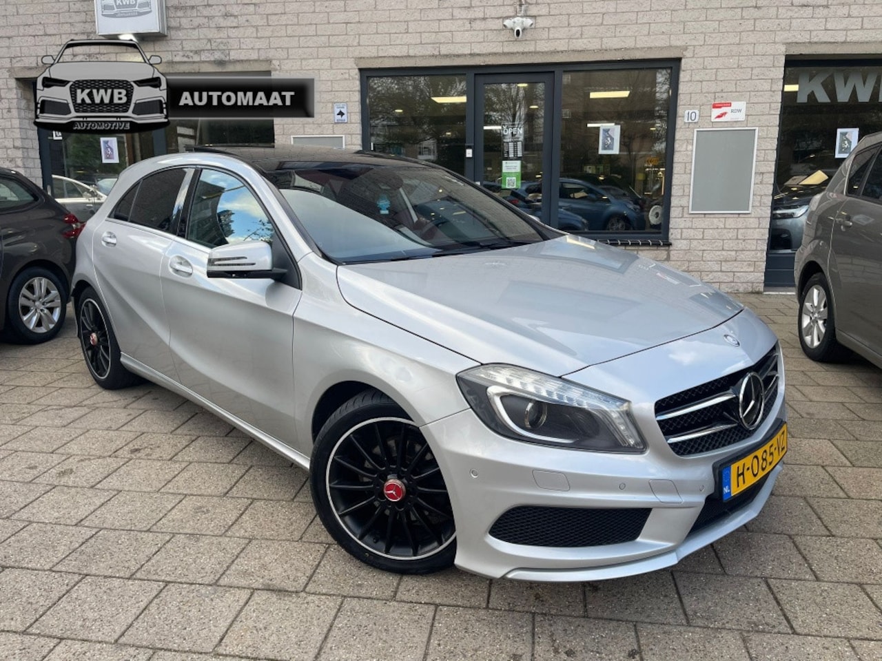 Mercedes-Benz A-klasse - 180 AMG Pakket Panoramadak Automaat - AutoWereld.nl