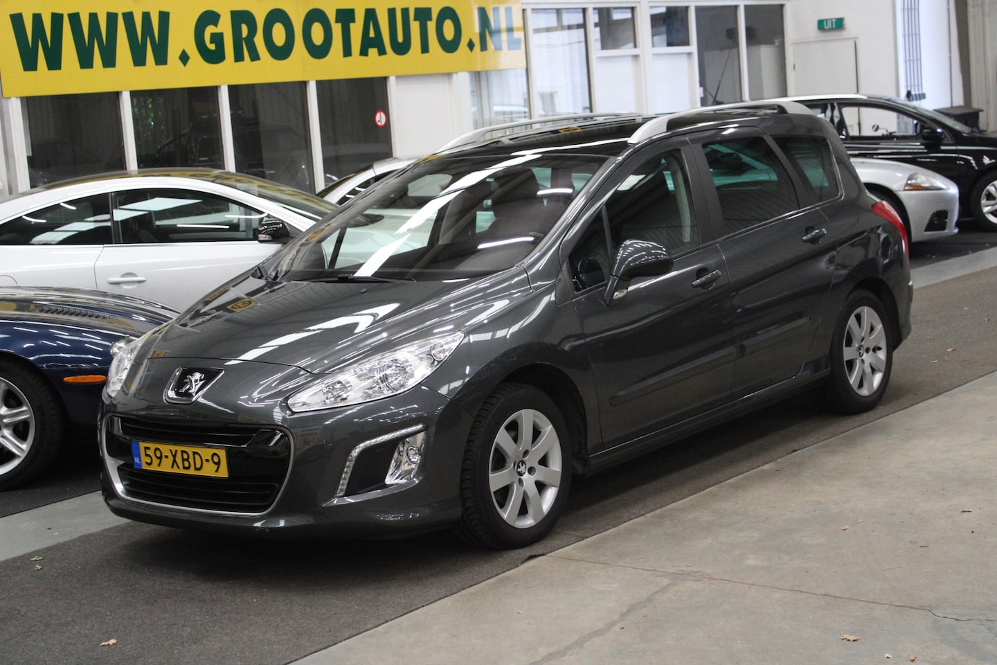Peugeot 308 SW - 1.6 VTi Blue Lease Executive Panoramadak, Airco, Cruise Control, Trekhaak, Stuurbekrachtig - AutoWereld.nl