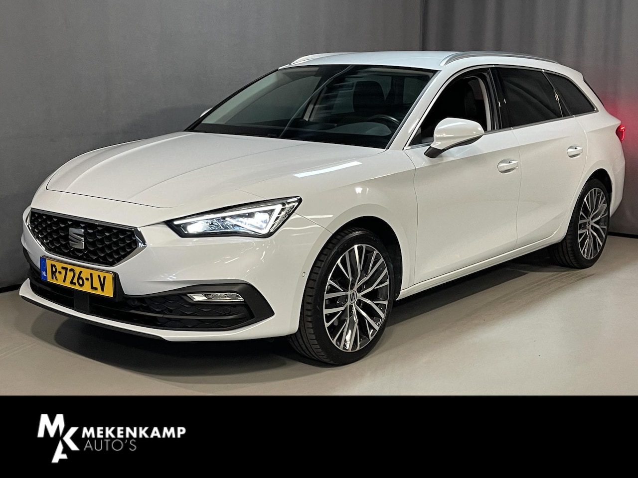 SEAT Leon Sportstourer - 1.5 TSI Xcellence 18"/Dodehoek/Stoel + stuurverwarming/Keyless/Adaptieve cruise/Apple Carp - AutoWereld.nl