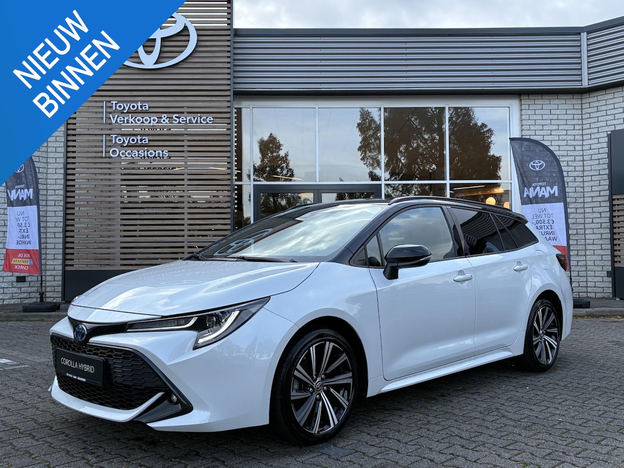 Toyota Corolla Touring Sports - HYBRID 140 DYNAMIC STOEL/STUURVERW NAVI KEYLESS APPLE/ANDROID PARKCAMERA HEAD-UP EL-KLEP - AutoWereld.nl
