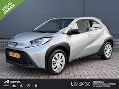 Toyota Aygo X - 1.0 VVT-i MT Play / Dealer Onderhouden / Achteruitrij Camera / Cruise / Airco / DAB /