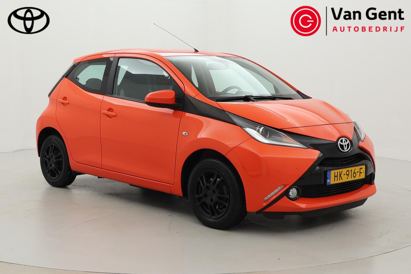 Toyota Aygo - 1.0 VVT-i x-play | Origineel NL | Airco | Camera | Elektrische ramen voor | 14 inch | Blue - AutoWereld.nl