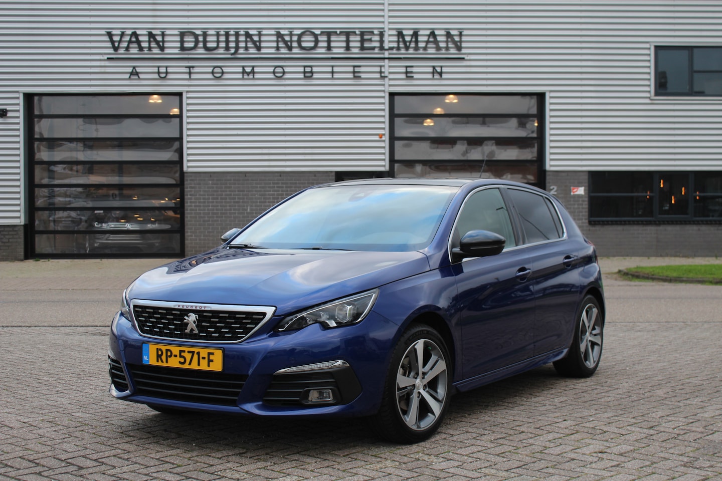 Peugeot 308 - 1.2 PureTech GT-line / Carplay / Camera / Keyless / N.A.P. - AutoWereld.nl