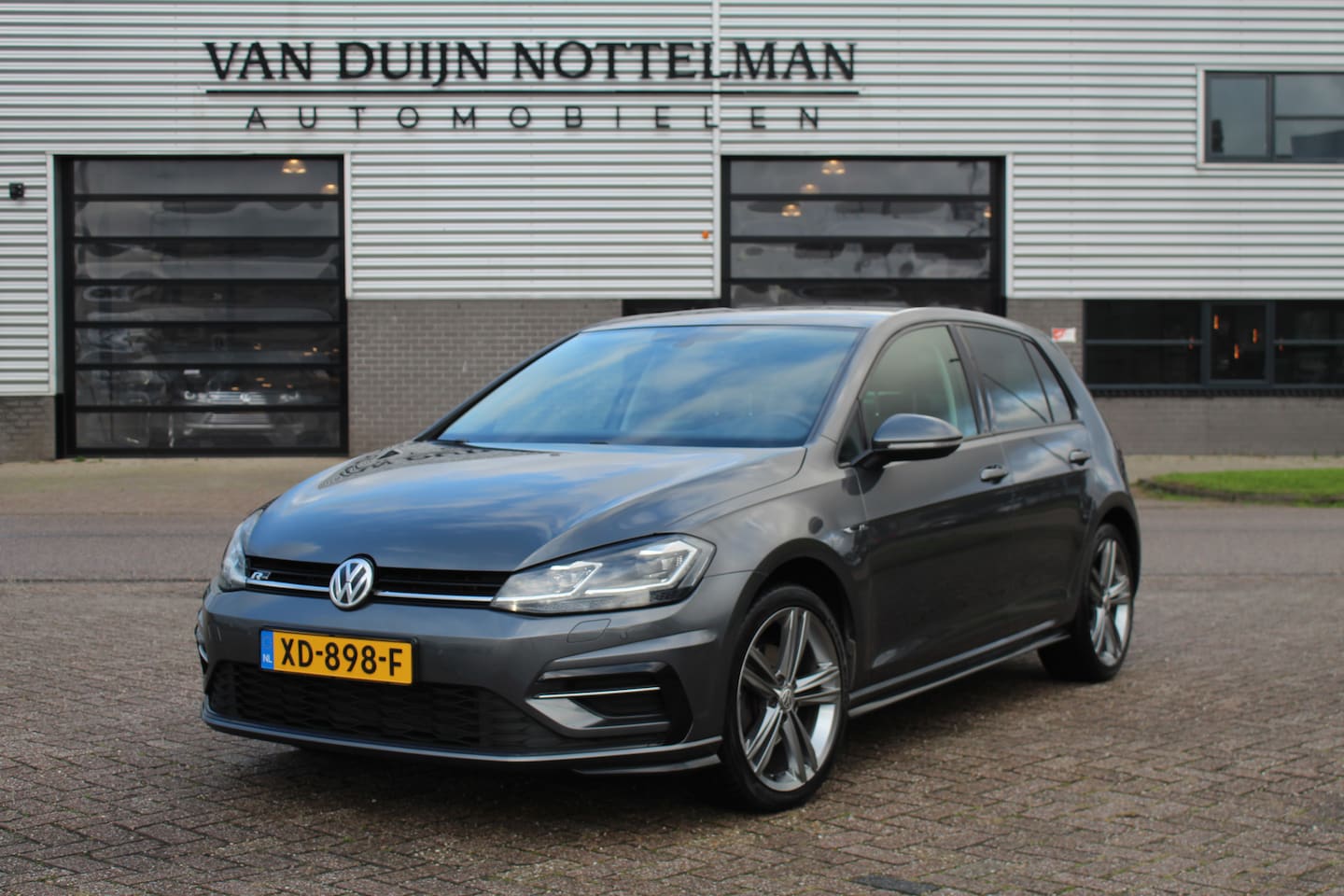 Volkswagen Golf - 1.5 TSI Highline Business R / Carplay / Stoelverwarming - AutoWereld.nl
