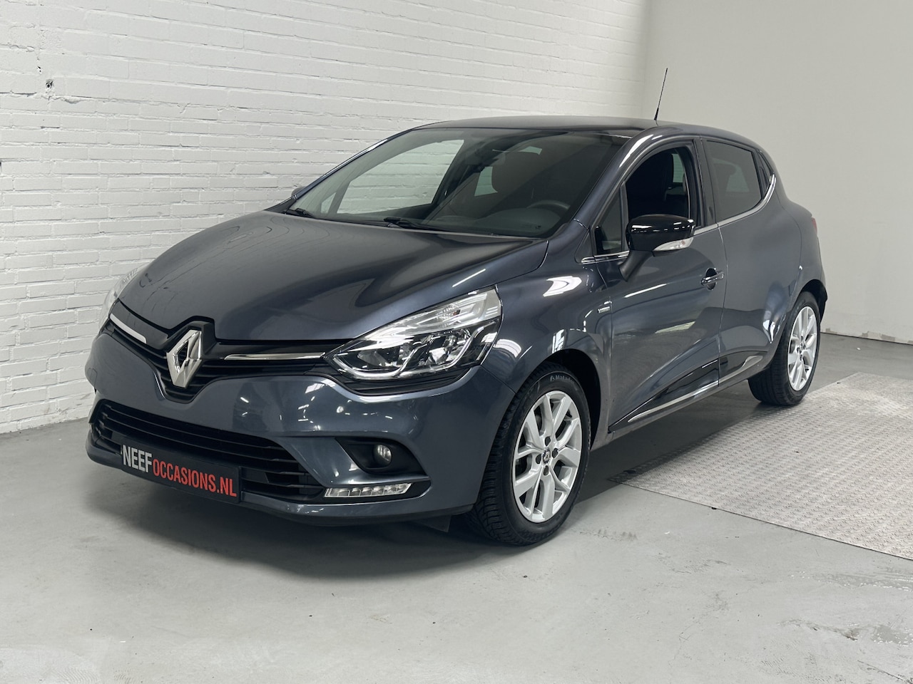 Renault Clio - 0.9 TCe Zen Airco / Cruise / Navi / Lmv - AutoWereld.nl