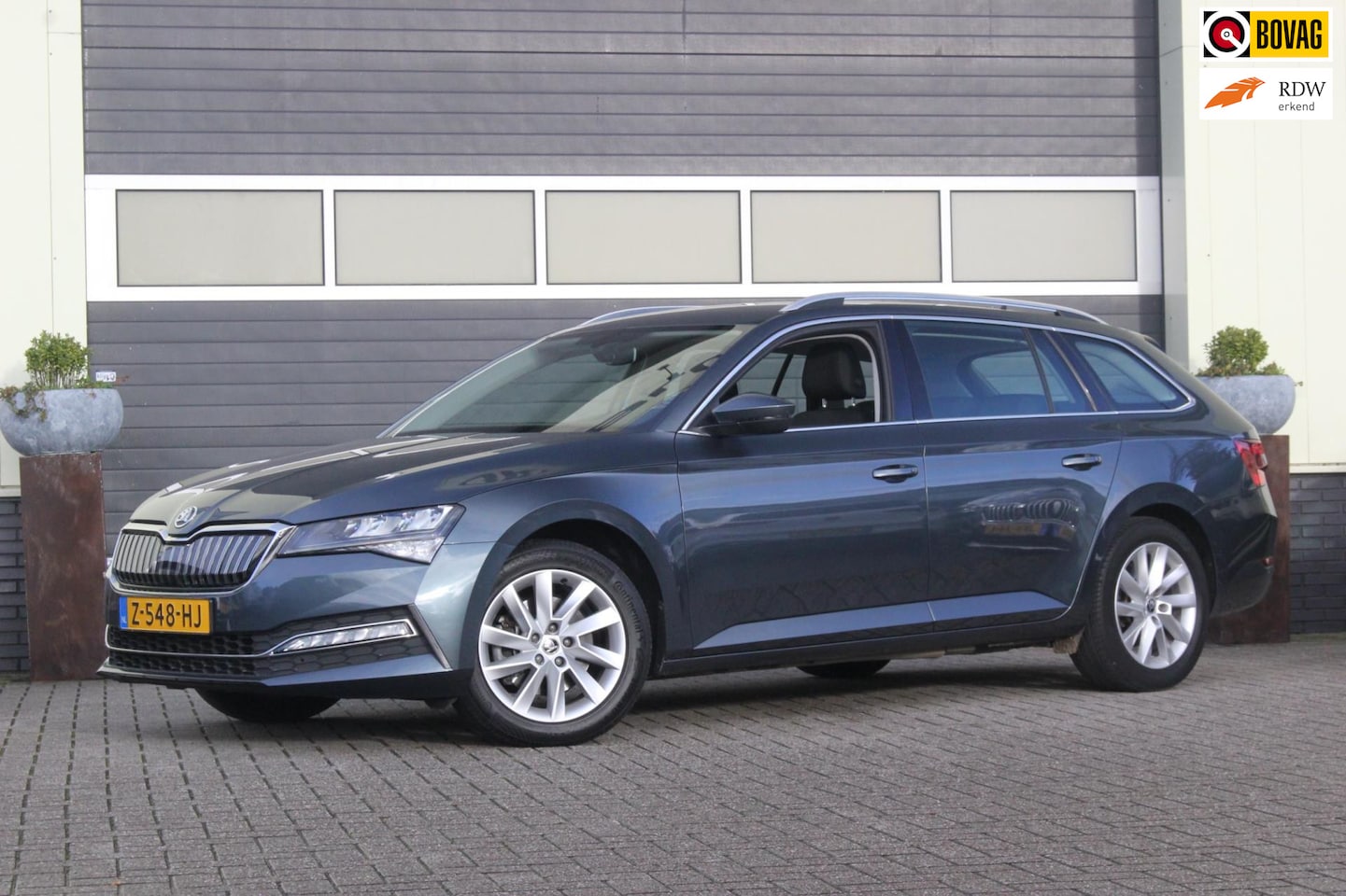 Skoda Superb Combi - 1.4 TSI iV Business Edition Plus 1.4 TSI iV Business Edition Plus | Trekhaak | - AutoWereld.nl