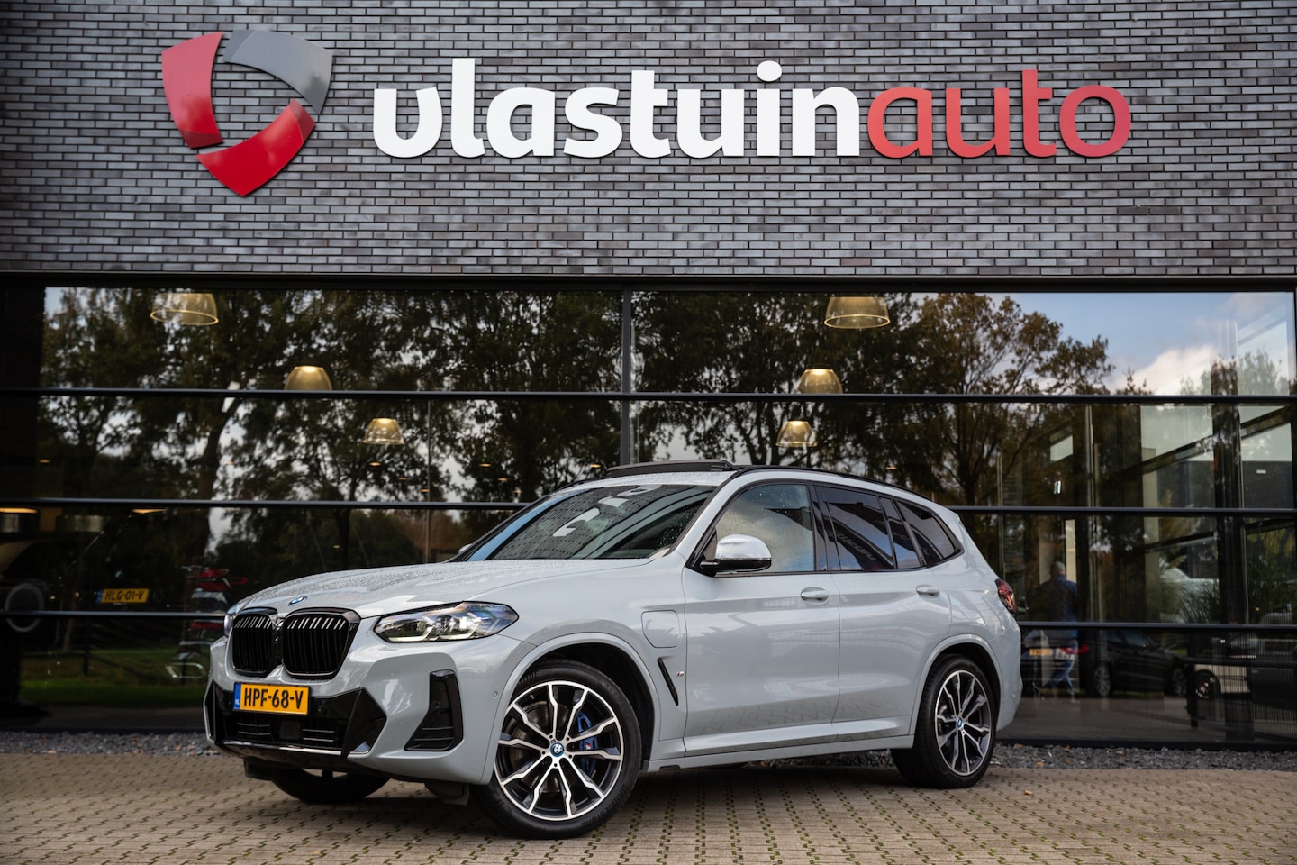 BMW X3 - xDrive30e High Executive M-Sport , Brooklyn Grey, Panoramadak, Harman&Kardon, Head-up disp - AutoWereld.nl