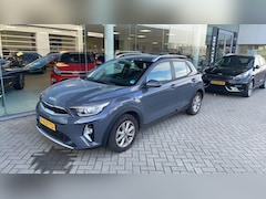 Kia Stonic - 1.0 T-GDi MHEV DynamicLine Navigatie | Climate Control | Trekhaak |