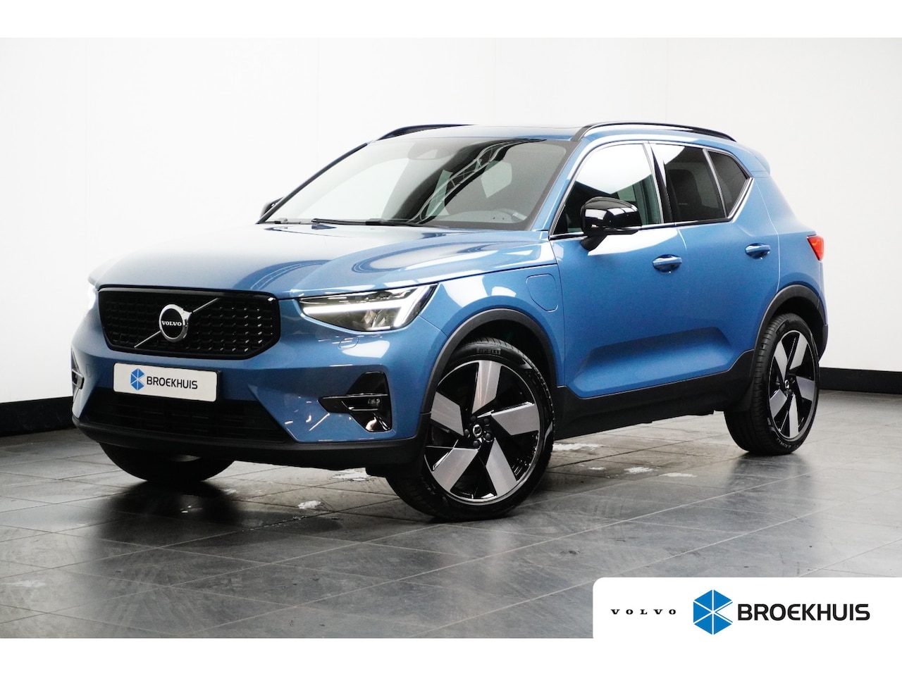 Volvo XC40 - 1.5 T5 Recharge R-Design | Harman/Kardon | Panoramadak | Trekhaak | Camera | - AutoWereld.nl