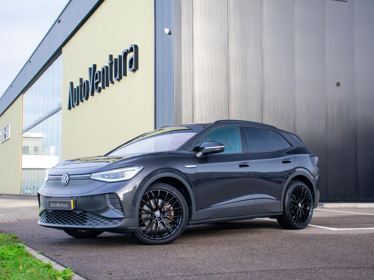 Volkswagen ID.4 - Business 77 kWh l Adapt. Cruise l Leder / Alcantara l Camera l 21" l Carplay - AutoWereld.nl