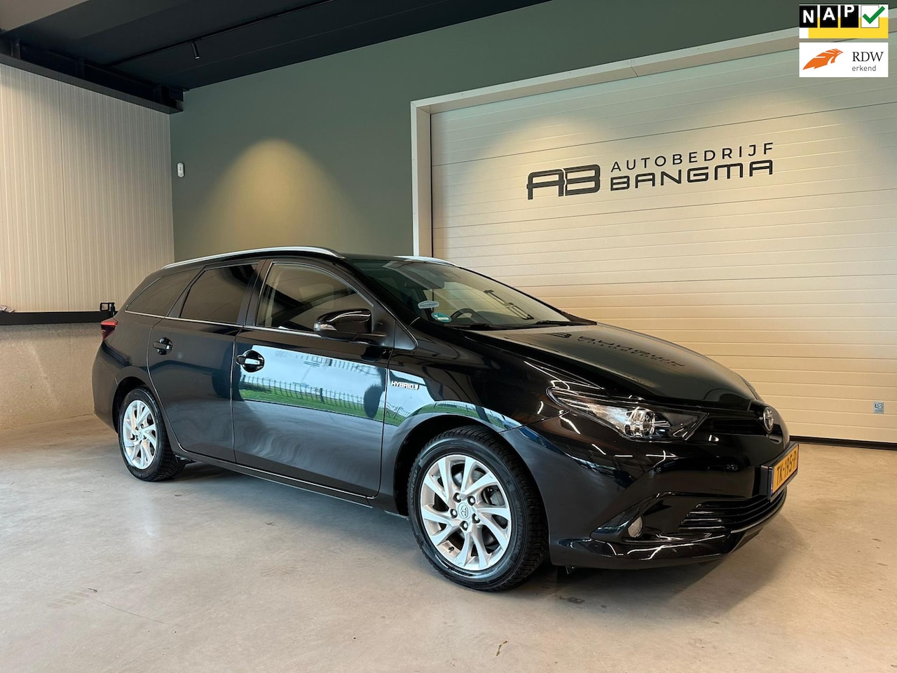 Toyota Auris Touring Sports - 1.8 HYBRID AUTOMAAT ENERGY PLUS-uitv/CLIMA AIRCO/NAVIGATIE/CRUISE CONTROL/ISOFIX/LM-VELGEN - AutoWereld.nl