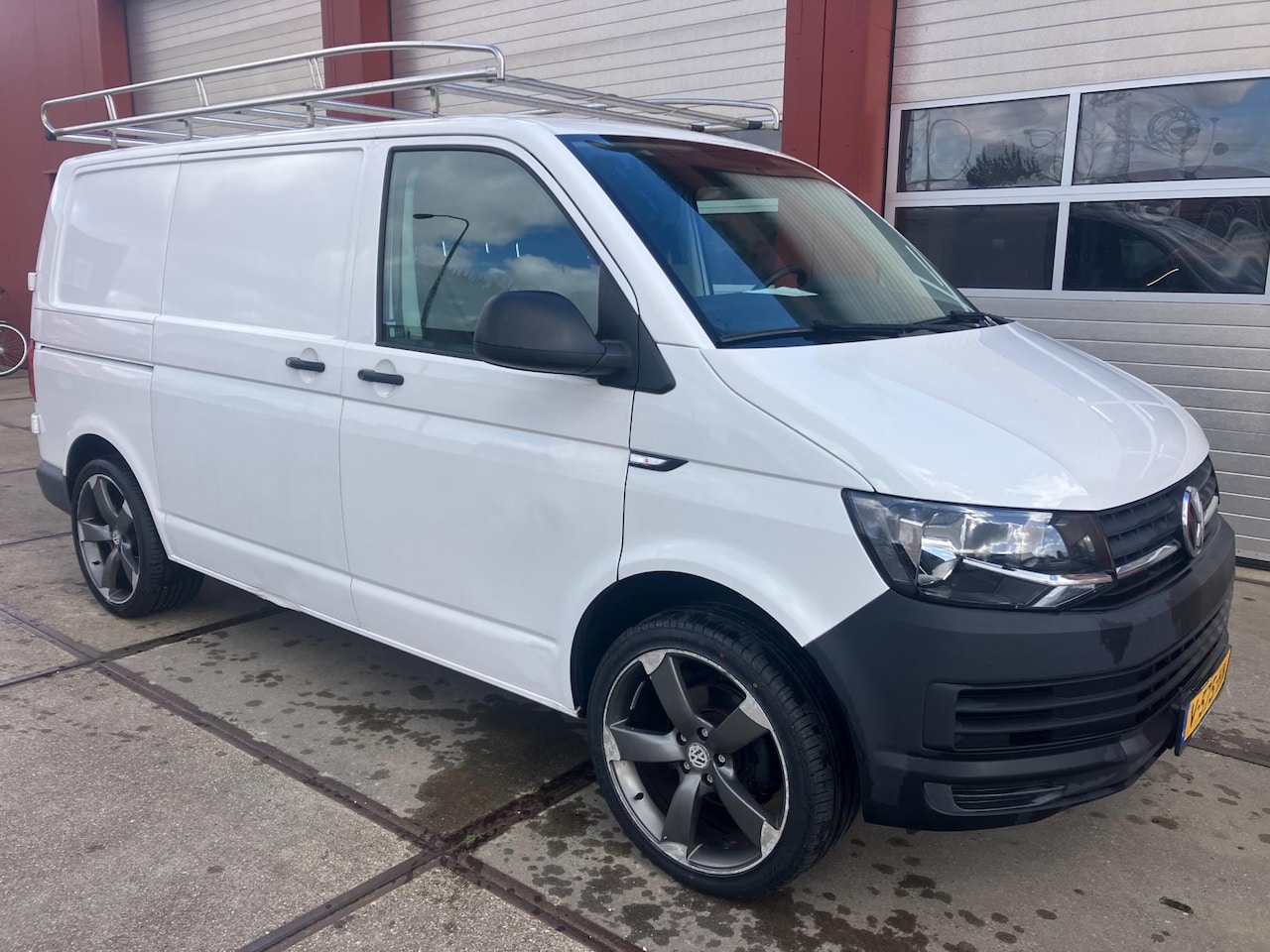 Volkswagen Transporter - 2.0 TDI L1H1 Economy 2.0 TDI L1H1 Economy - AutoWereld.nl